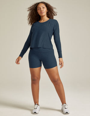 blue long sleeve crew neck top